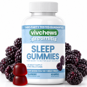 A bottle of vivchews dreamitis Sleep Gummies with blackberry flavor, surrounded by fresh blackberries and two red gummy candies on a white background.